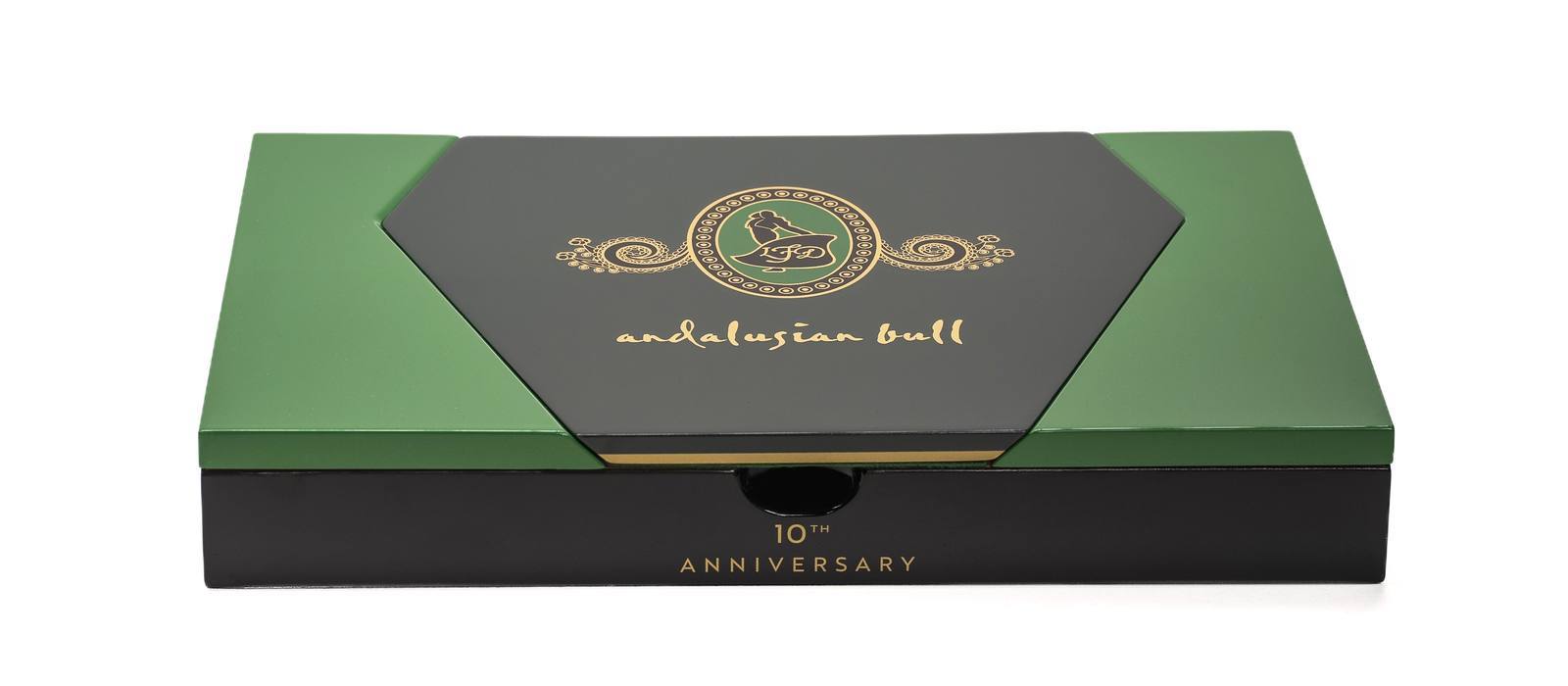 The closed green and gold La Flor Dominicana Andalusian Bull 10th Anniversary box